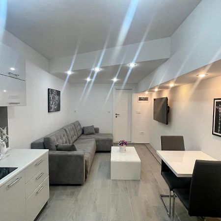 Apartment Diamond -Modern And Lovely Seaside Studio Apartment Kotor Eksteriør billede