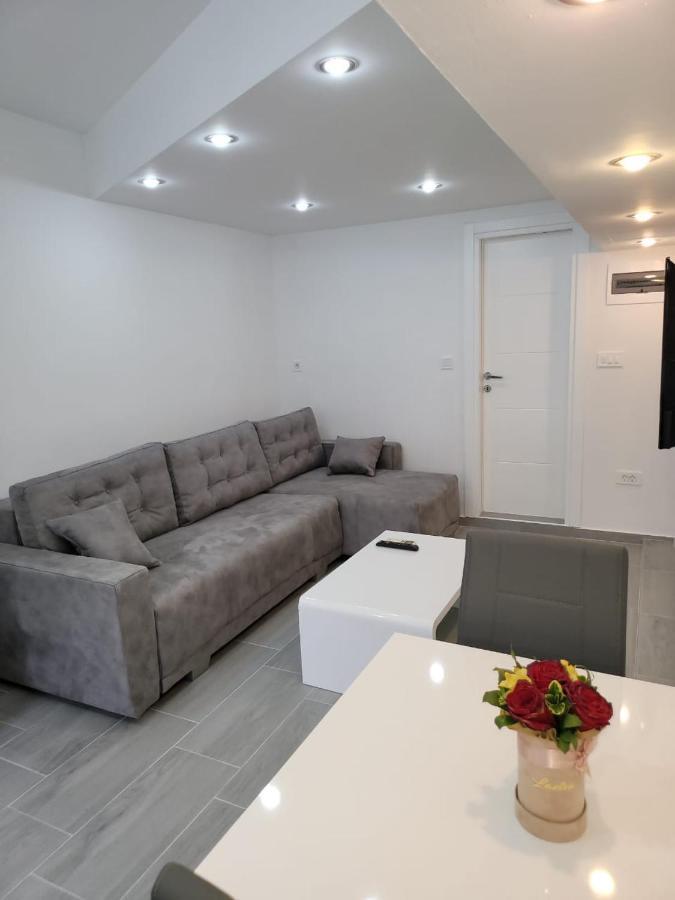 Apartment Diamond -Modern And Lovely Seaside Studio Apartment Kotor Eksteriør billede