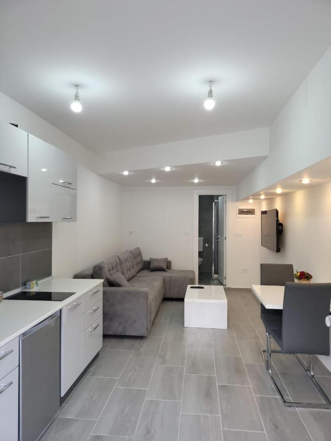 Apartment Diamond -Modern And Lovely Seaside Studio Apartment Kotor Eksteriør billede